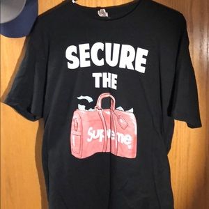 Supreme shirt secure the supreme XL black.